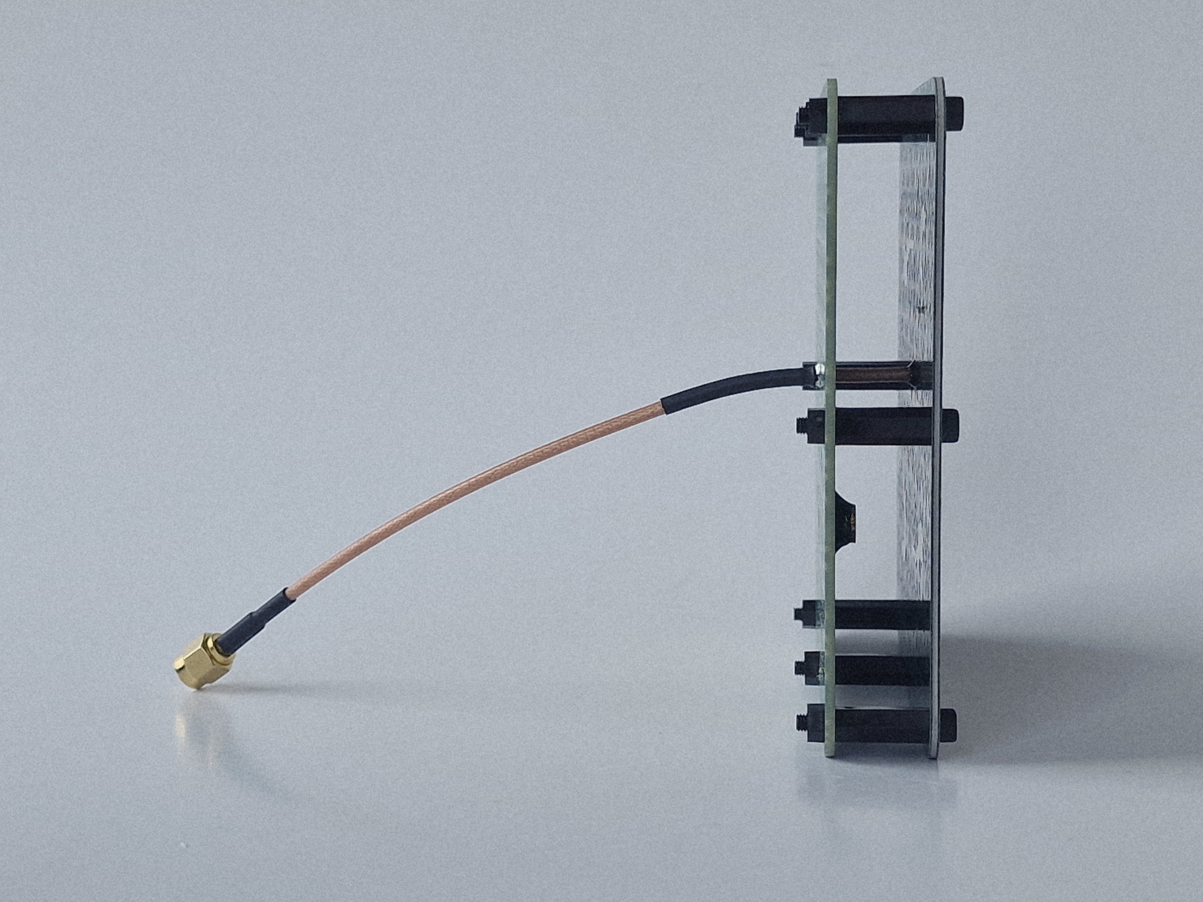 EGLE-16C antenna side profile showing 15mm slim depth